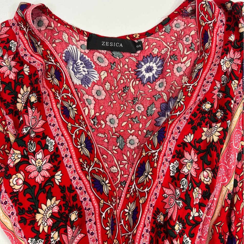 Zesica Red Floral Wrap Dress Size Small - Picture 2 of 7